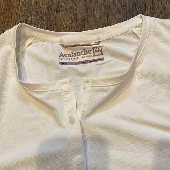 Avalanche Lightweight Stretch Long Sleeve Top‎ - Picture 3 of 6
